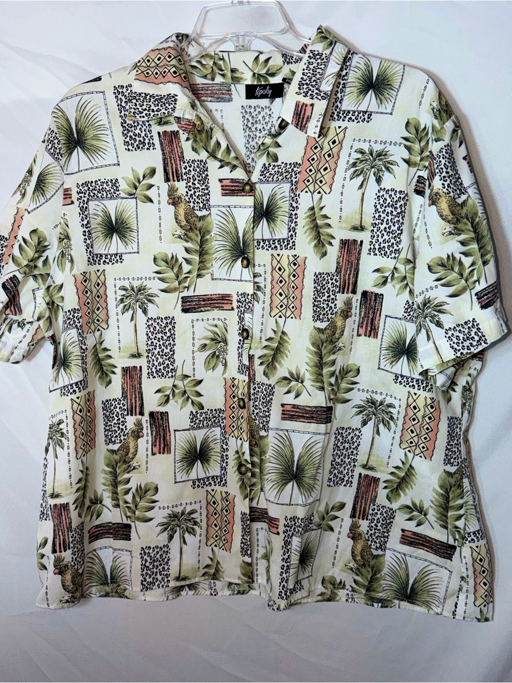 VTG 90s Tapestry button-down shirt featuring a distinctive retro safari and trop